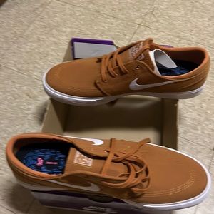 Nike Janoski ciders